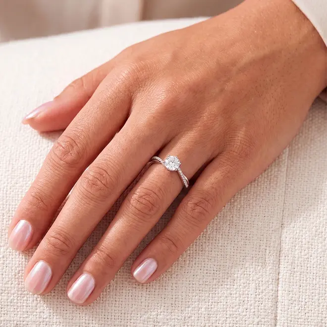 Anel de Prata com Cristais e Moissanite . 124258