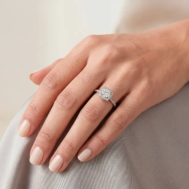 Anel de Prata com Cristais e Moissanite . 124271