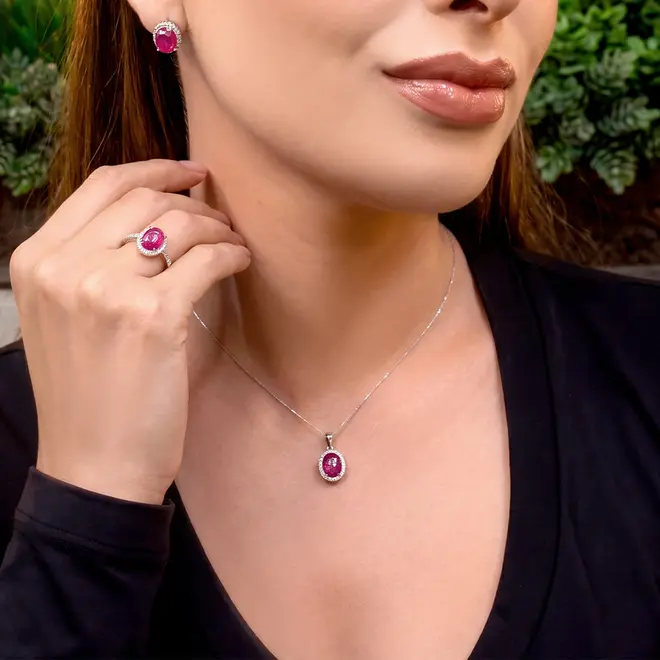 Conjunto Par de Brincos, Pingente e Anel de Prata com Cristais e Rubis Cabochon 124449
