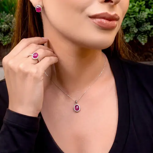Conjunto Par de Brincos, Pingente e Anel de Prata com Cristais e Rubis Cabochon 124449