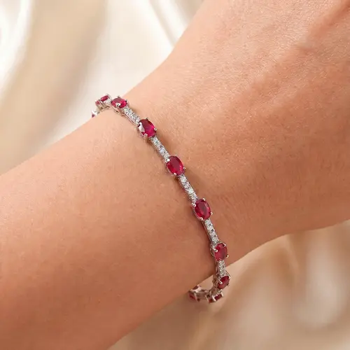 Pulseira de Prata com Cristais e 15 Rubis.