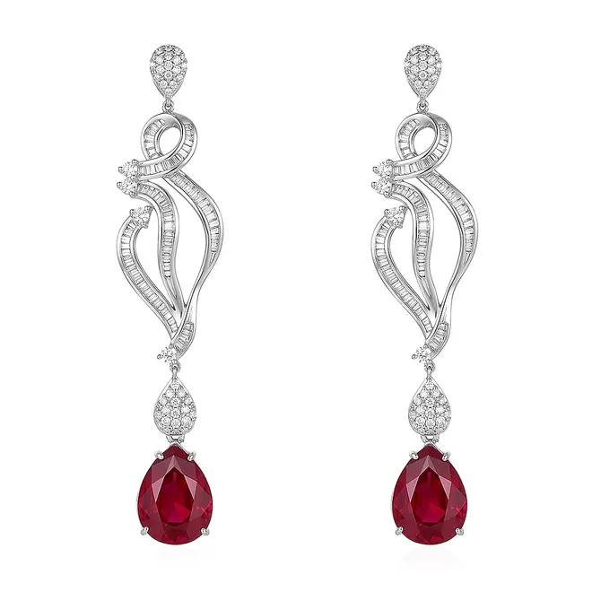 Par de Brincos de Ouro Branco com Diamantes e Rubis Gota
