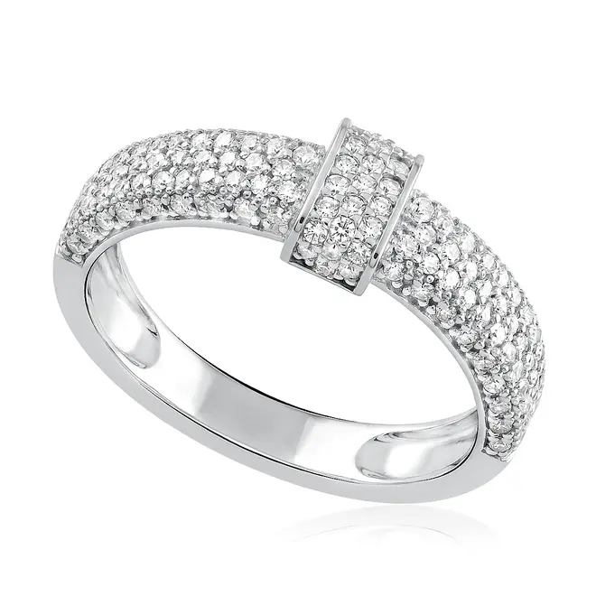 Anel Trabalhado com Diamantes Totalizando 80 Pts.