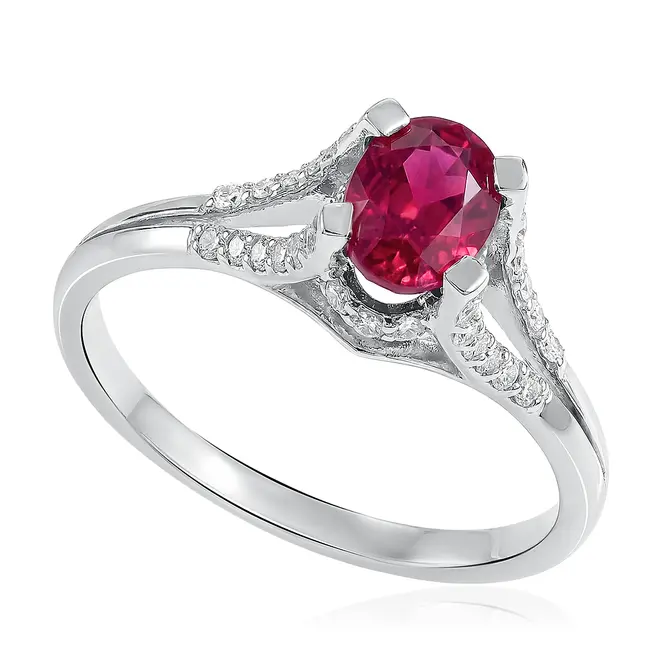 Anel de Ouro Branco com Diamantes e Rubi de 1,20 Cts.