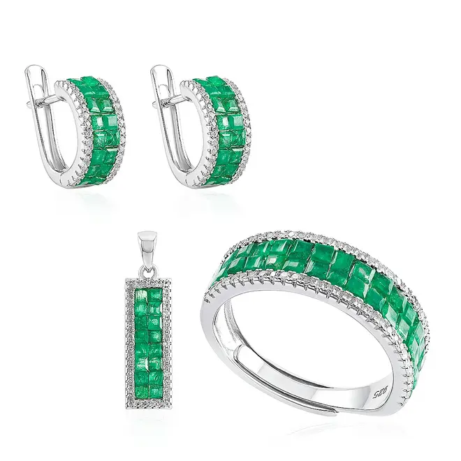 Conjunto Par de Brincos, Pingente e Anel de Prata com Esmeraldas. 124550