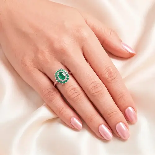 Anel de Prata com 42 Diamantes e Esmeraldas
