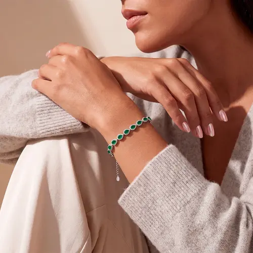 Pulseira de Prata com 17 Esmeraldas Gota Totalizando 16,0 Cts.