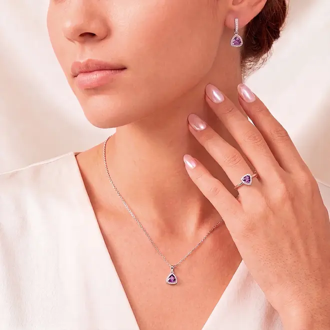 Conjunto Par de Brincos, Pingente e Anel de Prata com Ametista. 124812