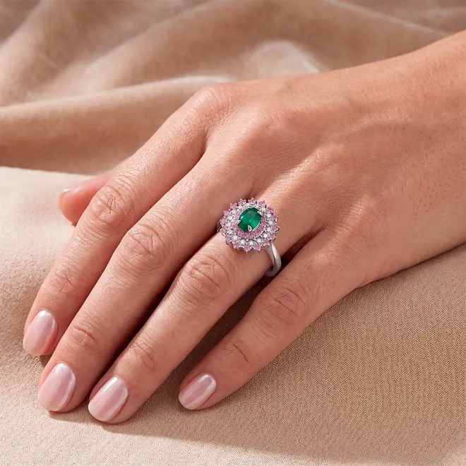 Anel de Prata com Diamantes, Gemas e Esmeralda.