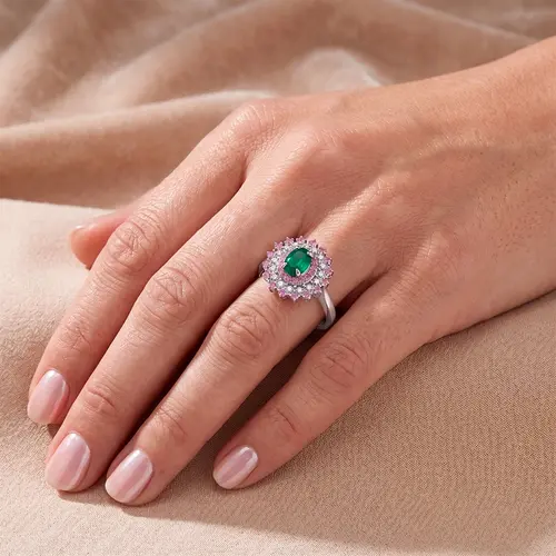 Anel de Prata com Diamantes, Gemas e Esmeralda.