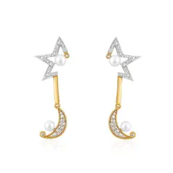 Par de Brincos Trabalhado com Diamantes e Pérola de Ouro Amarelo.