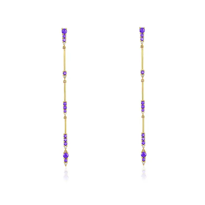 Par de Brincos Trabalhado com Diamantes e Tanzanitas de Ouro Amarelo.