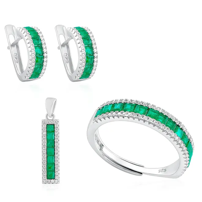 Conjunto Par de Brincos, Pingente e Anel de Prata com Diamantes e Esmeraldas.