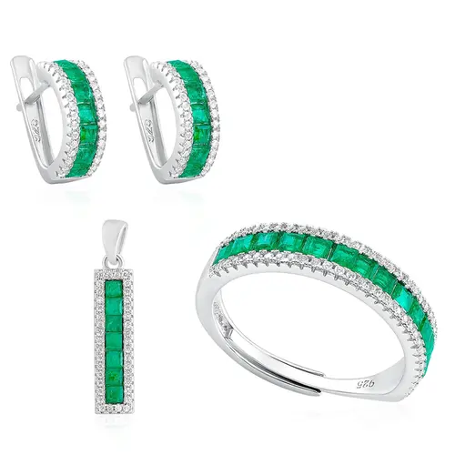 Conjunto Par de Brincos, Pingente e Anel de Prata com Diamantes e Esmeraldas.