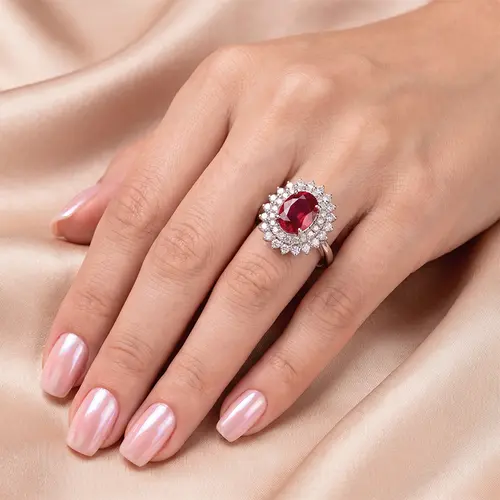 Anel de Ouro Branco 18K com Diamantes e Rubi 124936