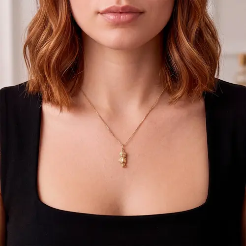 Pingente Menino Acetinado em Ouro Amarelo 18K