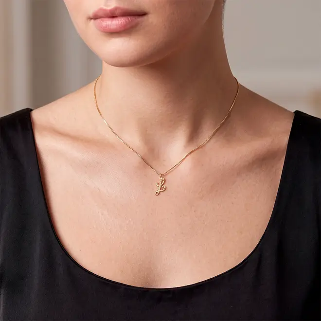 Pingente de Ouro com Letra L- efeito acetinado