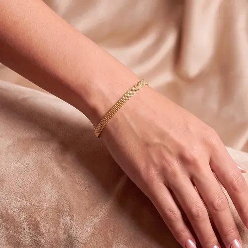 Pulseira Malha Cadeado Esteira em Ouro Amarelo.