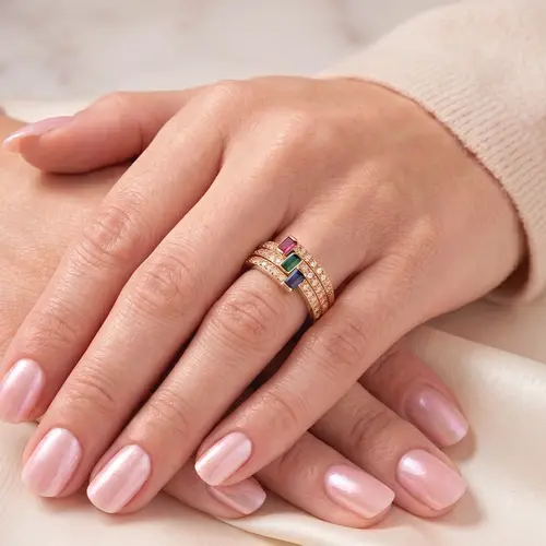 Anel Trabalhado em Ouro Amarelo 18K com Safira, Rubi, Esmeralda e Diamantes