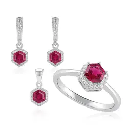 Conjunto Par de Brincos, Pingente e Anel de Prata com Rubis. 125185