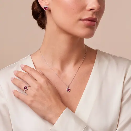 Conjunto Par de Brincos, Pingente e Anel de Prata com Rubis. 125189