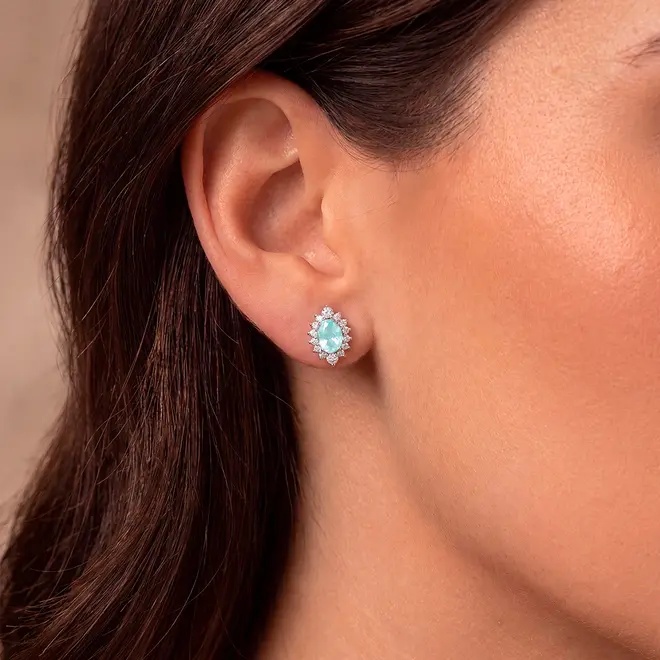 Par de Brincos de Ouro Branco com 28 Diamantes e Turmalina Paraiba 1,82 Cts.
