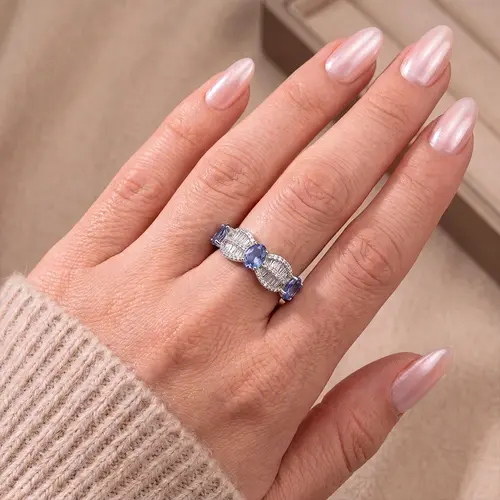Meia Aliança de Ouro Branco com Diamantes e Safiras 110004