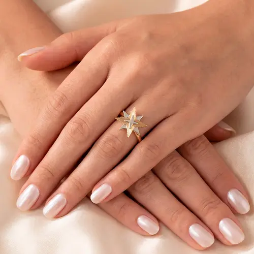 Anel Estrela de Ouro Amarelo com Detalhes em Ródio