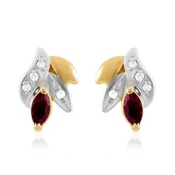 Par de Brincos Trabalhado de Ouro Amarelo com Diamantes e Rubi.