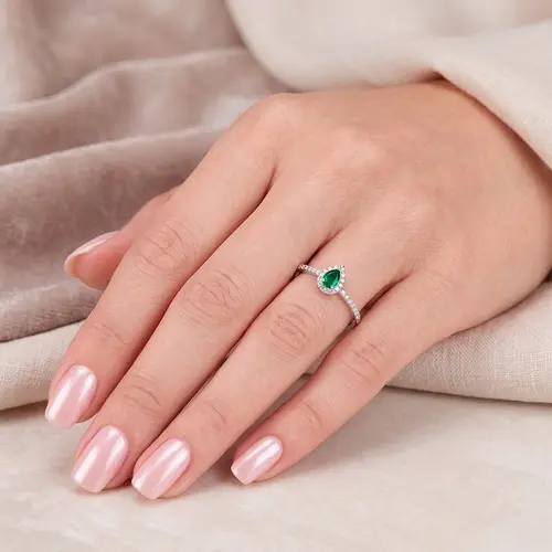Anel de Ouro Branco com Diamantes e Turmalina Paraíba de 45 Pts.