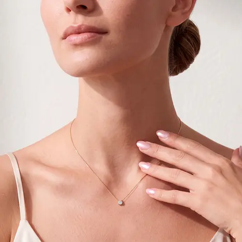 Ponto de Luz Cartier de Ouro Amarelo com Corrente e Diamante de Laboratório.
