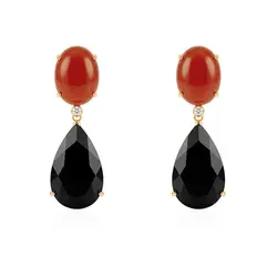 Par de Brincos Trabalhado em Ouro Amarelo Com Opala Negra e Coral Cabochon Laranja.