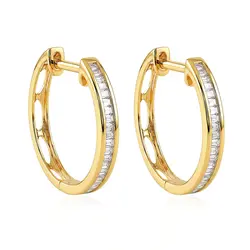 Par de Brincos Argola Trabalhado em Ouro Amarelo com Diamantes totalizando 15 Pts.