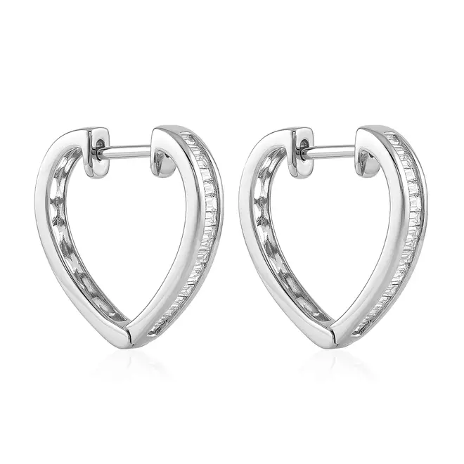 Par de Brincos Argola Coração em Ouro Branco com Diamantes totalizando 20 Pts.