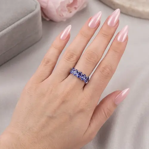Meia Aliança de Ouro Branco com 6 Tanzanitas Totalizando 2,82 Cts. 125568