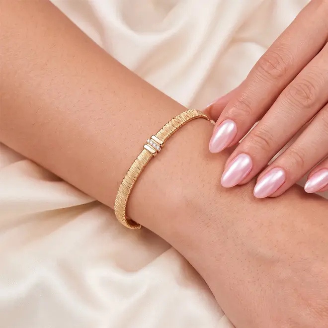 Pulseira Fios de Ouro com 6 Diamantes, em Ouro Amarelo
