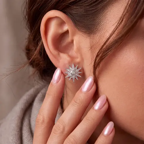 Par de Brincos Estrela de Ouro Branco com 14 Diamantes Totalizando 11 Pts
