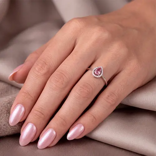 Anel de Ouro Branco com 19 Diamantes e Turmalina Rosa Totalizando 72 Pts.