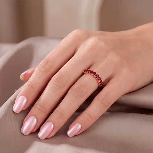 Meia Aliança Ouro Amarelo 18K com 9 Rubis