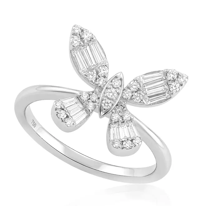 Anel Trabalhado Borboleta de Ouro Branco com Diamantes totalizando 40 Pts.