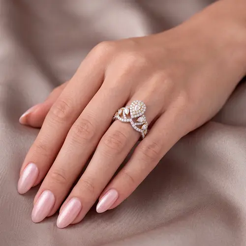 Anel de Ouro 2 Cores com Diamantes totalizando 1,63 Cts.