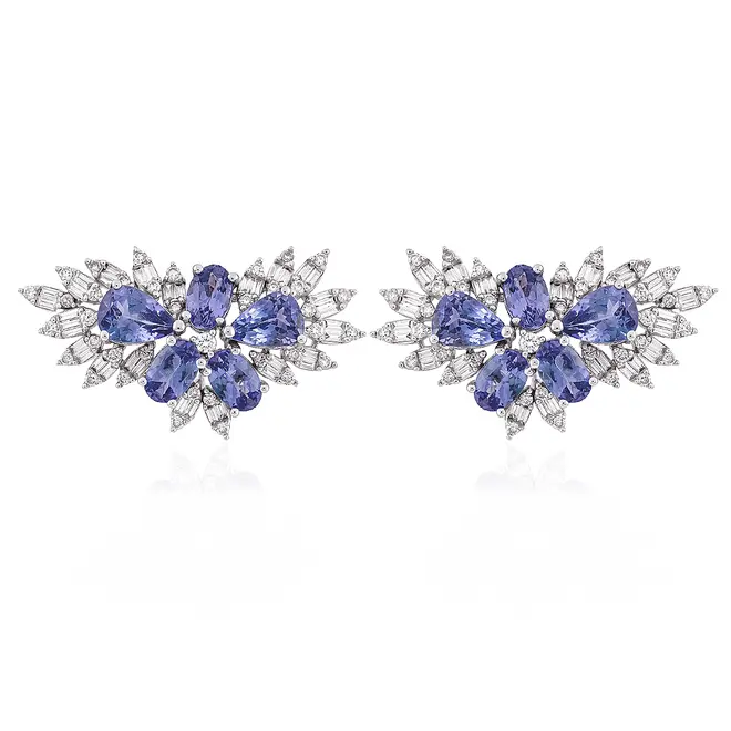 Par de Brincos de Ouro Branco com Diamantes e Tanzanitas Totalizando 5,37 Cts.