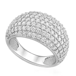 Anel Pavê de Ouro Branco com 121 Diamantes Totalizando 2,18 Cts.