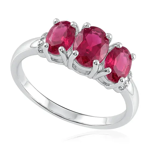 Anel de Prata com Diamantes e 3 Rubi.