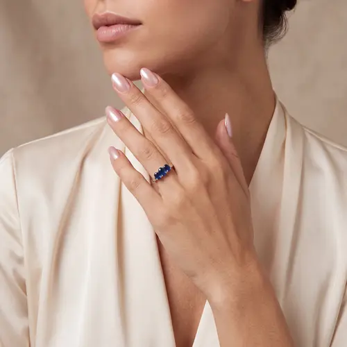 Anel de Prata com Diamantes e 3 Safira.