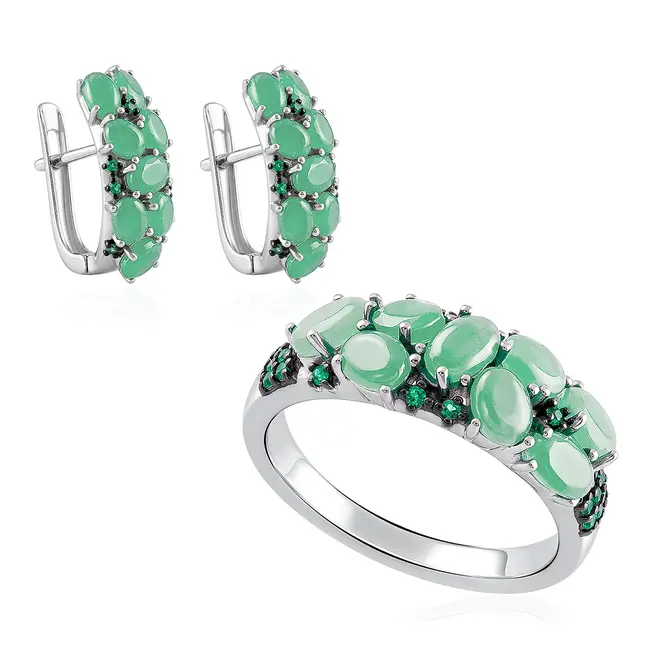 Conjunto de Anel e Par de Brincos com Esmeraldas.