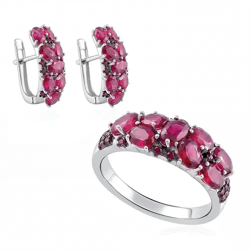 Conjunto de Anel e Par de Brincos com Rubi.