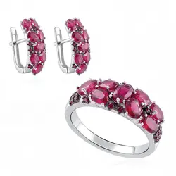 Conjunto de Anel e Par de Brincos com Rubi.