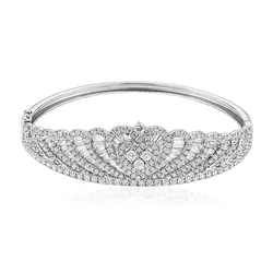 Bracelete Coração de Ouro Branco com Diamantes totalizando 5,96 Cts.