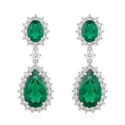 Par de Brincos Trabalhado de Ouro Branco com Diamantes e Esmeraldas.